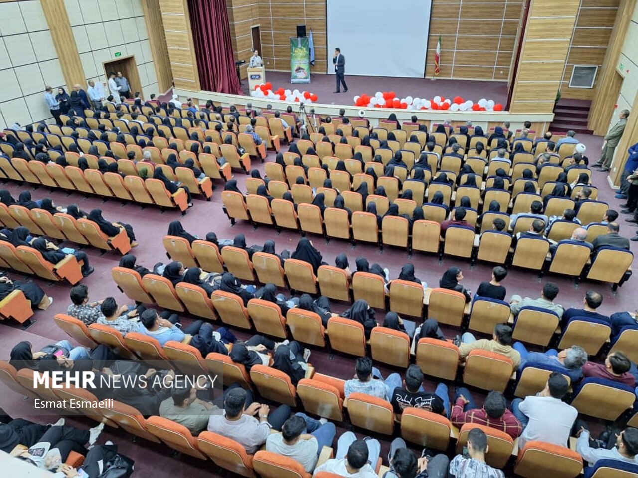 مراسم جشن روز دانشجو در گناوه برگزار شد