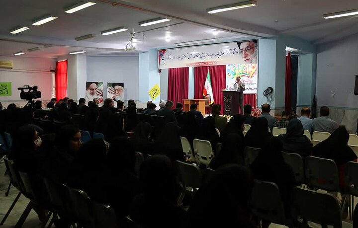 فرماندار دشتی: تصمیم‌گیری‌ها بر اساس نظر متخصصان و ظرفیت مردم است