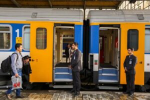 بلیط رفت و برگشت قطار اصفهان – مشهد؛ بهترین گزینه برای زائران