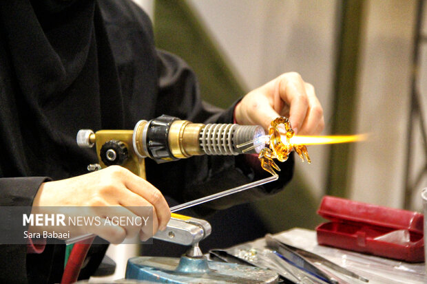 نمایشگاه توان پژوهشی و فناوری کرمانشاه