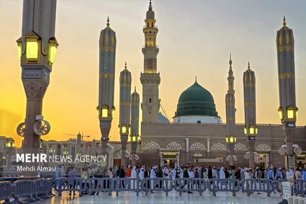 مسجد النبی(ص) در آستانه ولادت حضرت زهرا (س)