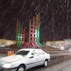 بارش اولین برف پاییزی چهره زنجان را سفید پوش کرد