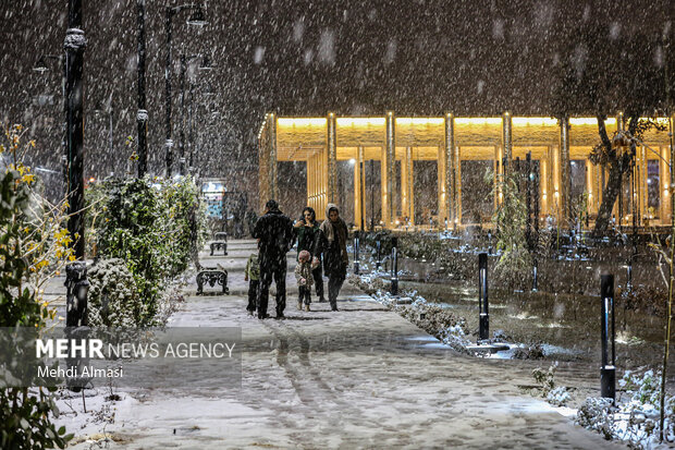 بارش برف در زنجان