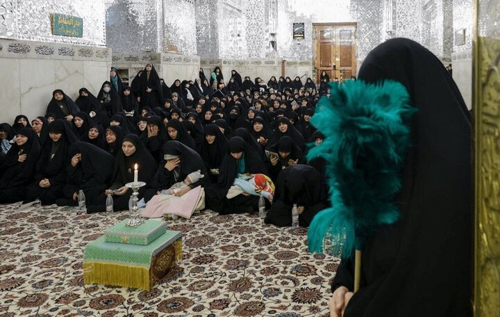 آیین غبارروبی ضریح مطهر امام رضا(ع) با حضور جمعی از بانوان