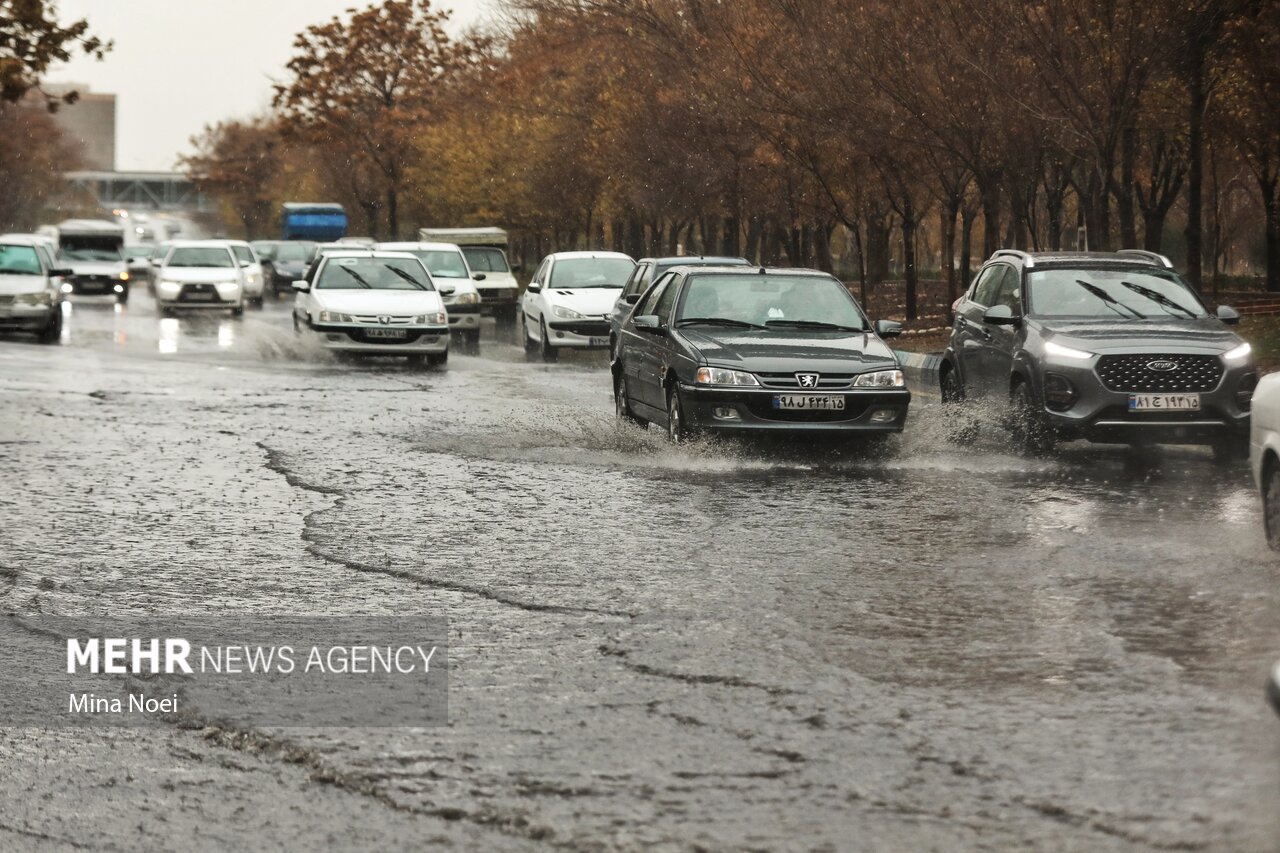 لرستان میزبان برف و باران؛ ۳۷۰ نیروی راهداری و ۹ تیم امدادی در صحنه