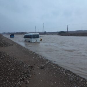 کندی تردد در مسیر دهلران-اندیمشک به علت آبگرفتگی