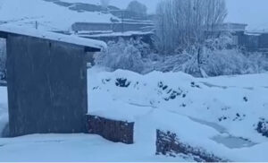 بارش شدید برف در منطقه منگورشرقی در مهاباد