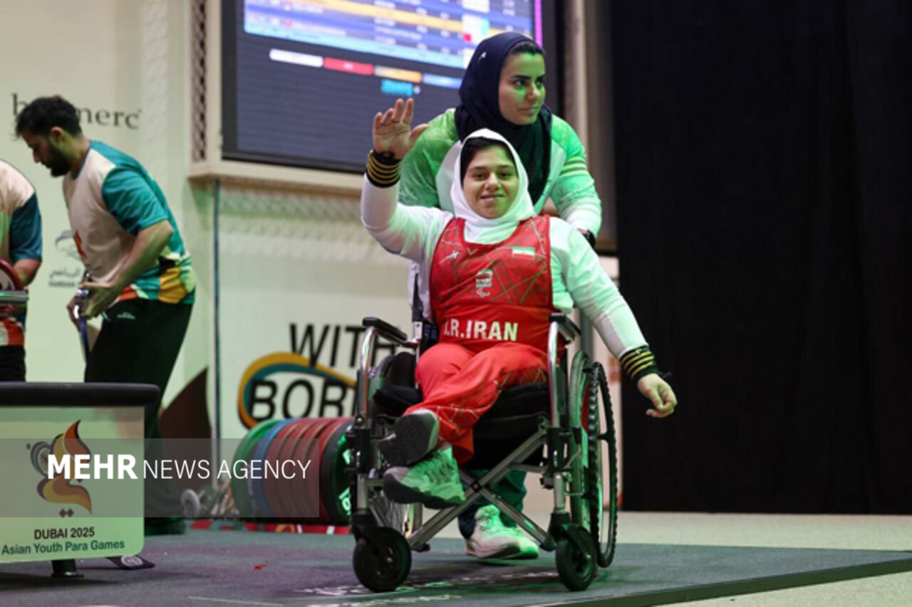 دختران ایران استارت طلا را زدند/قهرمانی احسانی و پولادی در وزنه‌برداری