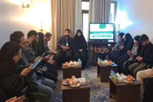 نشست صمیمی زوج‌های جوان عمره دانشجویی در مدینه برگزار شد