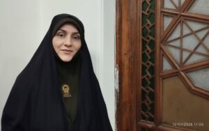 مسئولیت من ساختن تندیس نیست، ثبت حقیقت است