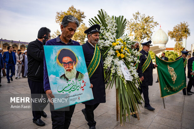 گلباران مقبره شهید دستغیب