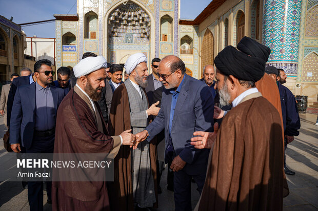 گلباران مقبره شهید دستغیب