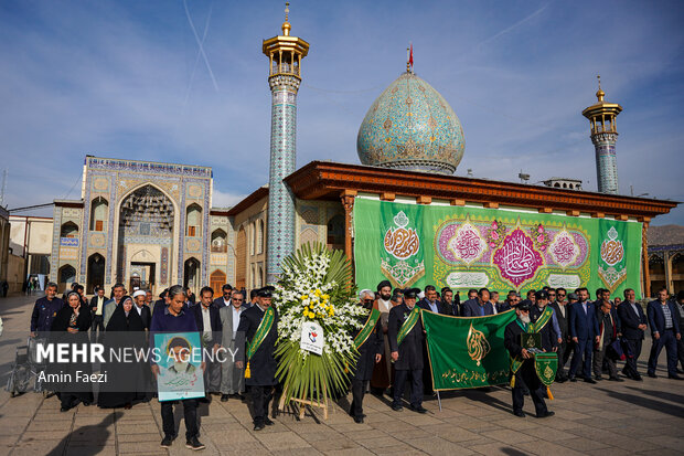 گلباران مقبره شهید دستغیب