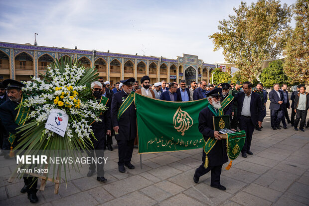 گلباران مقبره شهید دستغیب
