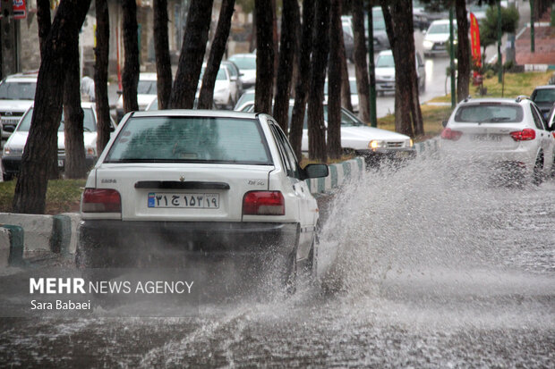 باران در کرمانشاه؛ از خیابان‌های خیس تا آسمان ابری شهر