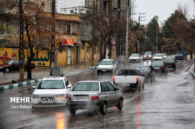 باران در کرمانشاه؛ از خیابان‌های خیس تا آسمان ابری شهر