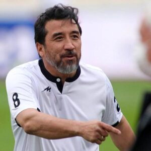 آقای خداداد عزیزی رک بگویید؛ اما رکیک نه!