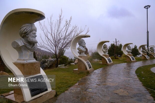 سنندج در آغوش باران؛ پاییزی پر از رنگ و طراوت