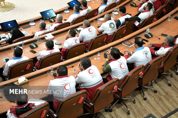 عزتی: داوطلبان ستون‌ های استوار جامعه و کلید غلبه بر بحران‌ها هستند