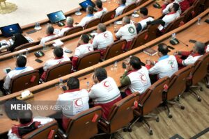 عزتی: داوطلبان ستون‌ های استوار جامعه و کلید غلبه بر بحران‌ها هستند