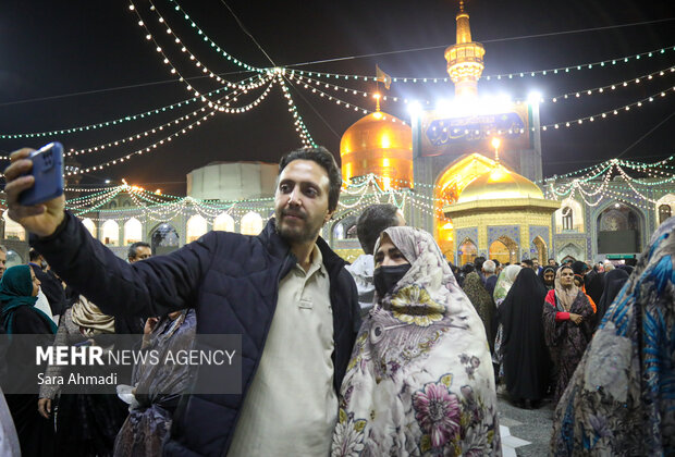حال و هوای حرم امام رضا (ع) همزمان با ایام میلاد حضرت فاطمه (س)