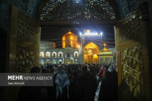 حال و هوای حرم مطهر امام رضا(ع) در شب میلاد حضرت فاطمه زهرا(س)
