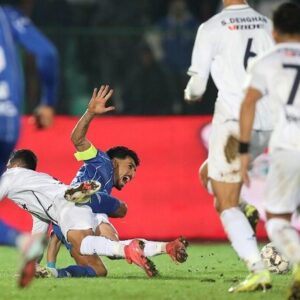 باشگاه استقلال: ۲ پنالتی ما مقابل ملوان دیده نشد/از داور شکایت می کنیم