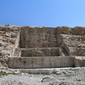 یادگاری‌نویسان بر «ایوان قدمگاه» تحت پیگرد قضایی قرار گرفتند