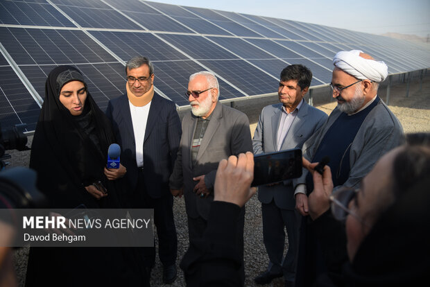 افتتاح نیروگاه خورشیدی به همت کمیته امداد امام خمینی(ره)