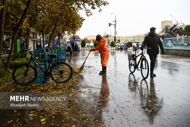 باران پاییزی در چهارباغ اصفهان