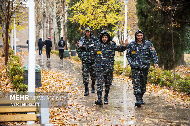 باران پاییزی در چهارباغ اصفهان