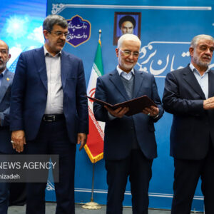 واگذاری ۴ مجوز بی‌نام سرمایه‌گذاری در یزد با حضور وزیر کشور