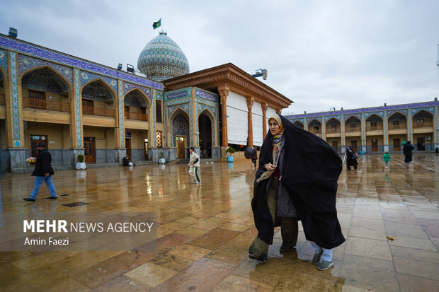 طراوت باران در حرم شاهچراغ(ع)
