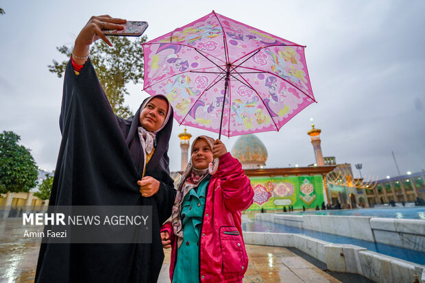 طراوت باران در حرم شاهچراغ(ع)