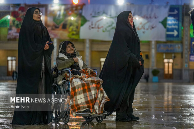 طراوت باران در حرم شاهچراغ(ع)