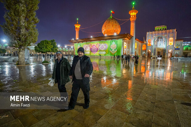 طراوت باران در حرم شاهچراغ(ع)