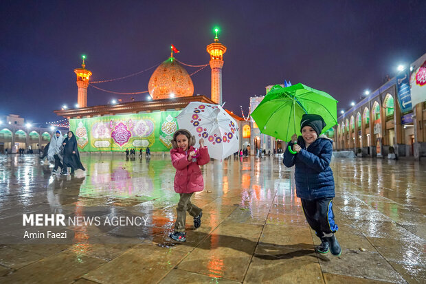 طراوت باران در حرم شاهچراغ(ع)