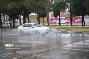 شدت بارش‌ها شرق گیلان را درنوردید؛ لنگرود پیشتاز بارندگی