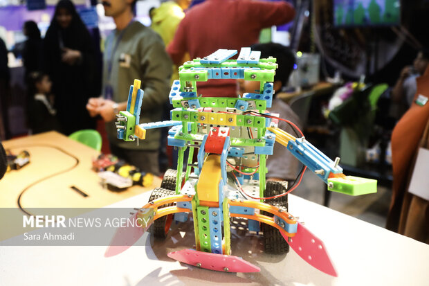 نمایشگاه هفته پژوهش و فناوری