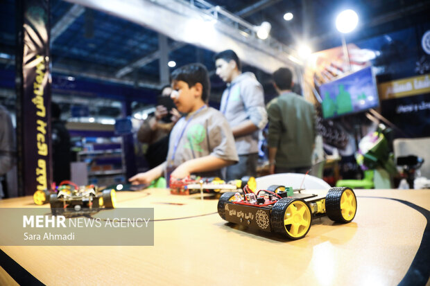 نمایشگاه هفته پژوهش و فناوری