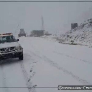 برف‌روبی گردنه‌ «گله مویه» الیگودرز