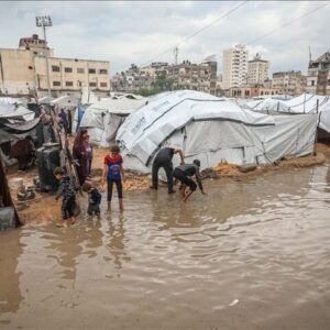 غزه زیر باران و محاصره؛ چادرهای آوارگان فلسطینی غرق شد