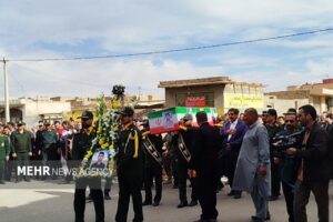 زاهدان به احترام امنیت ایستاد؛ پیکر شهید منطقه لار تشییع شد