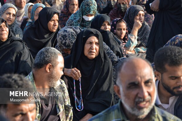اقامه نماز باران در جوار شهید گمنام بیکاه