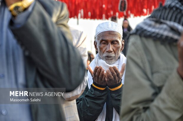 اقامه نماز باران در جوار شهید گمنام بیکاه
