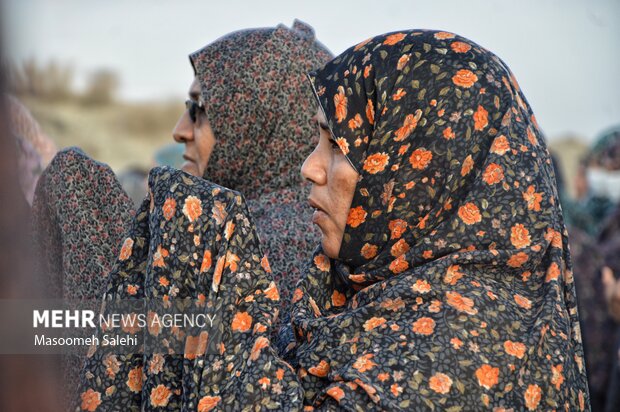 اقامه نماز باران در جوار شهید گمنام بیکاه