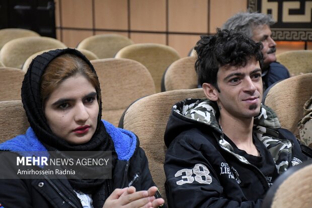 آیین اهدای ۲۲۰ سری جهیزیه در بیرجند