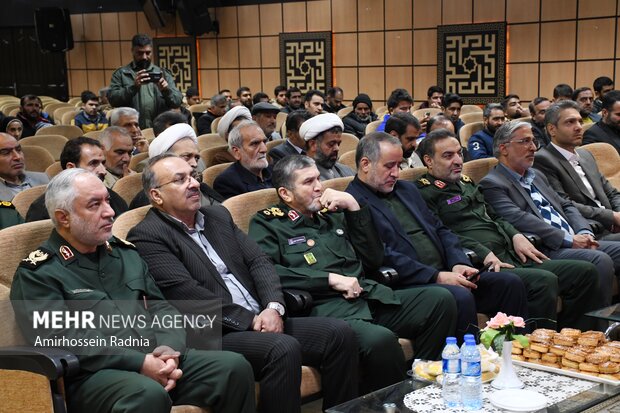 آیین اهدای ۲۲۰ سری جهیزیه در بیرجند