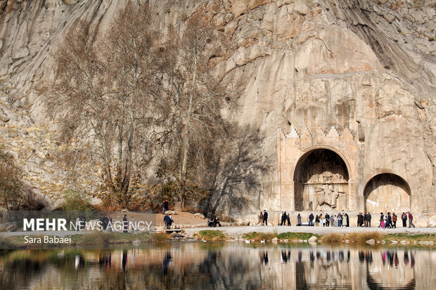 پاییز در طاق‌بستان؛ تلاقی رنگ‌های فصل با تاریخ سنگی کرمانشاه