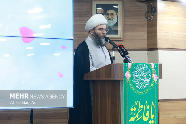 نشست رئیس سازمان تبلیغات اسلامی با بانوان همکار